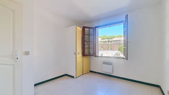 Image No.11-4 Bed House for sale