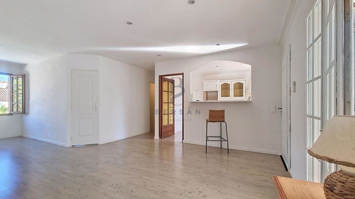 Image No.14-4 Bed House for sale