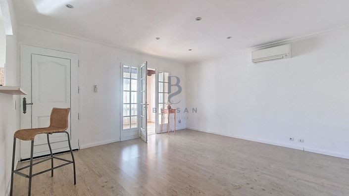 Image No.15-4 Bed House for sale