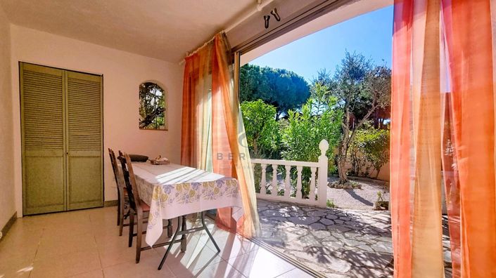 Image No.8-4 Bed House for sale