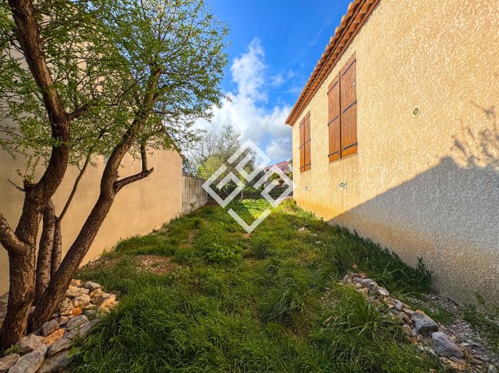 Image No.11-3 Bed House for sale