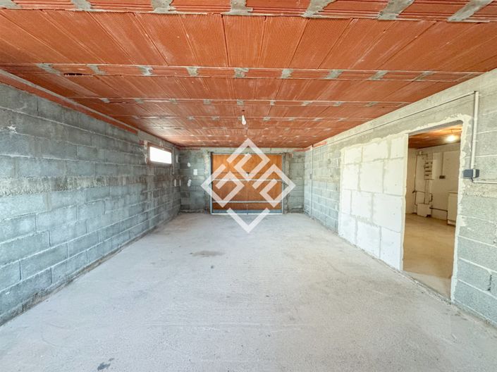 Image No.13-3 Bed House for sale