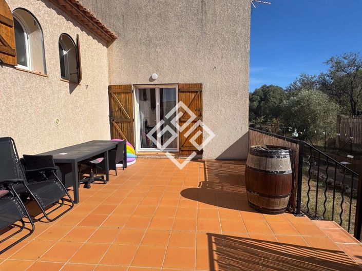 Image No.9-3 Bed House for sale