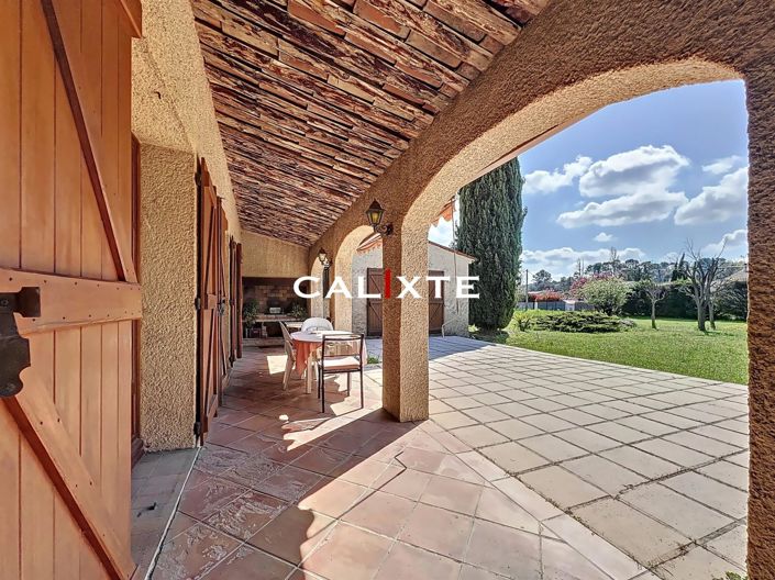 Image No.11-3 Bed House for sale