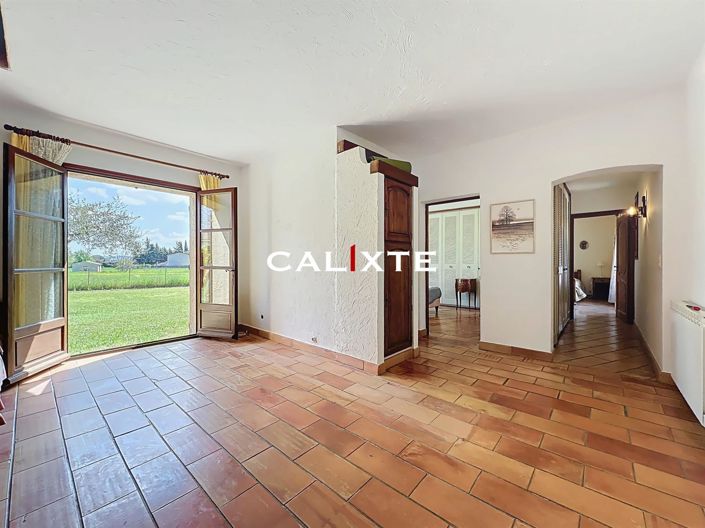 Image No.14-3 Bed House for sale