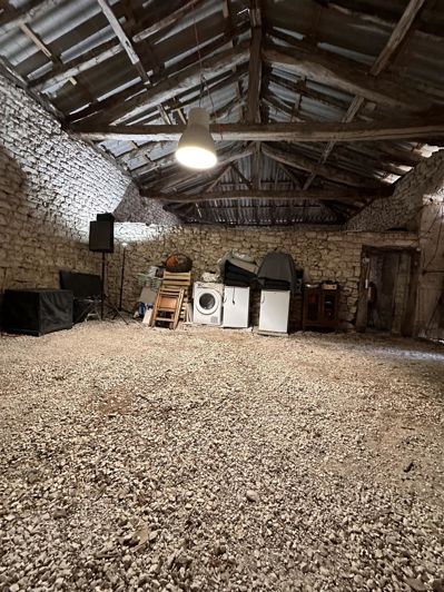 Image No.19-3 Bed House for sale