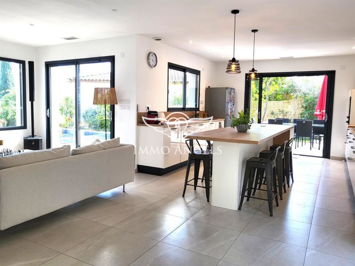 Image No.3-4 Bed House for sale