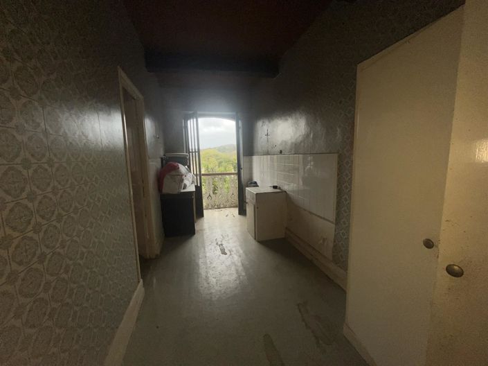 Image No.17-8 Bed House for sale