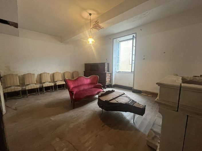 Image No.2-8 Bed House for sale