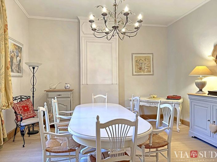 Image No.7-10 Bed House for sale