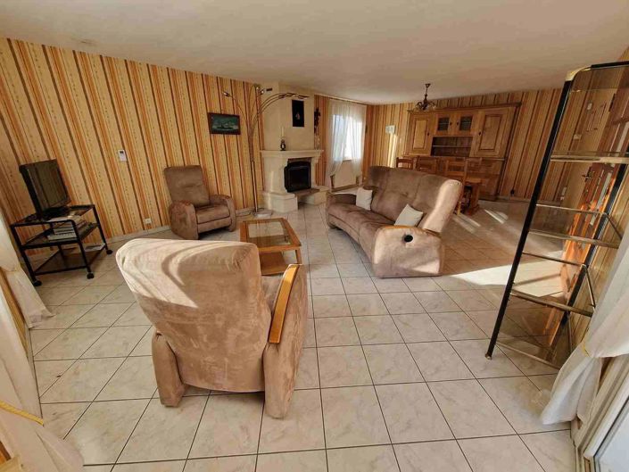 Image No.6-3 Bed House for sale