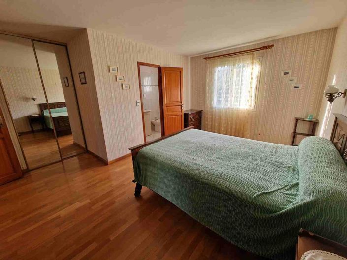 Image No.9-3 Bed House for sale