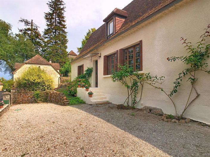 Image No.3-4 Bed House for sale