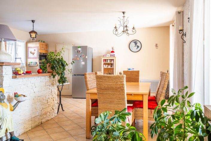 Image No.8-3 Bed House for sale