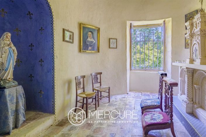 Image No.8-12 Bed House for sale