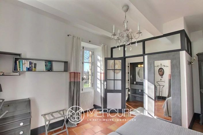 Image No.11-7 Bed House for sale