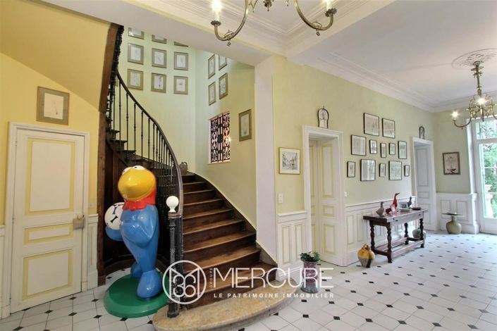 Image No.3-10 Bed House for sale