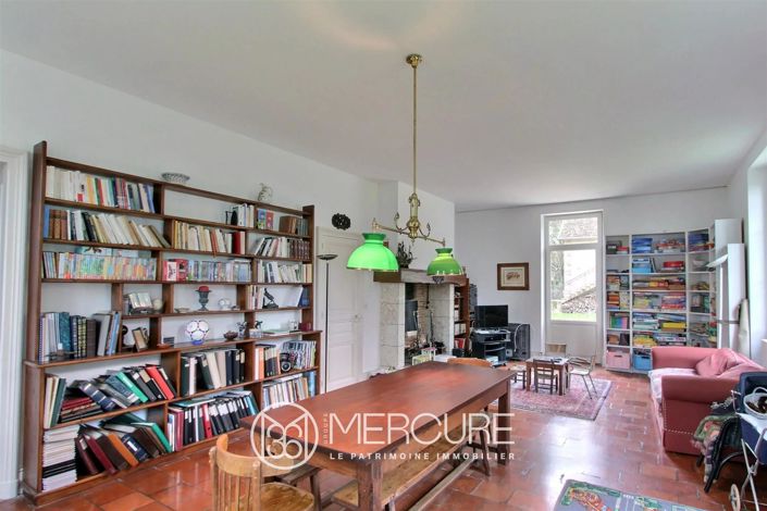 Image No.6-10 Bed House for sale