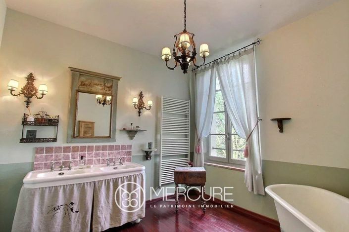 Image No.10-5 Bed House for sale