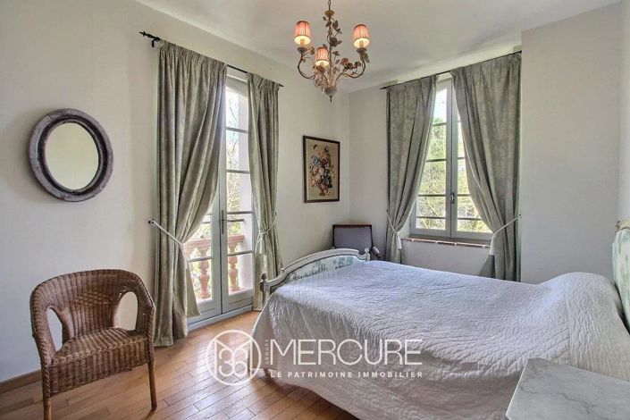 Image No.6-5 Bed House for sale