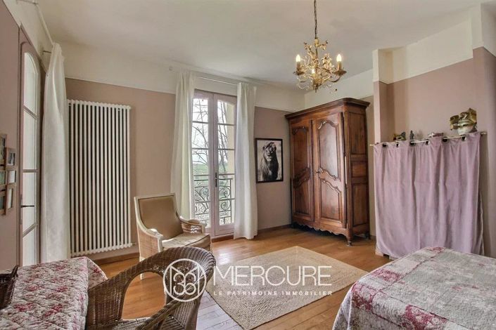 Image No.7-5 Bed House for sale