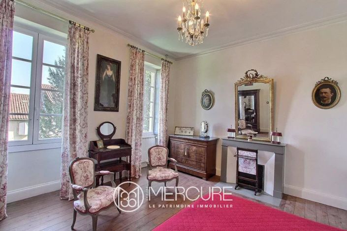 Image No.8-5 Bed House for sale