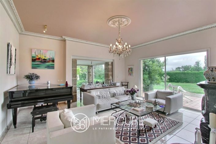 Image No.2-4 Bed House for sale