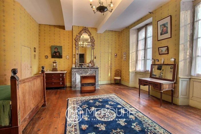 Image No.8-12 Bed House for sale