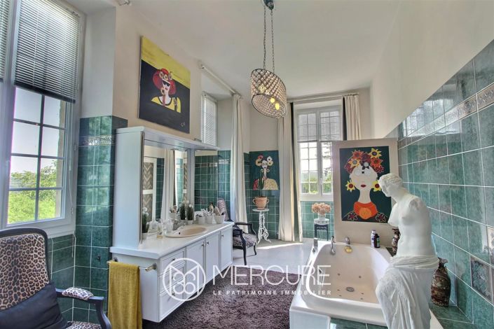 Image No.9-6 Bed House for sale