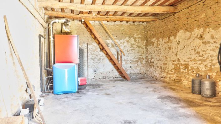 Image No.8-2 Bed House for sale