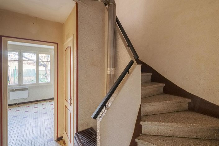 Image No.10-3 Bed House for sale