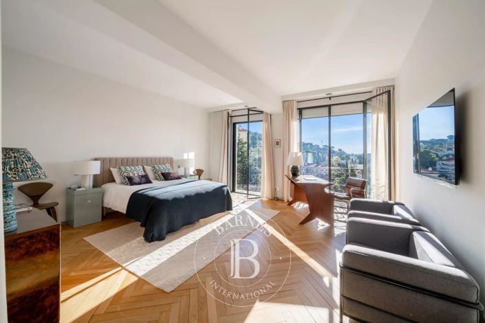 Image No.11-3 Bed House for sale