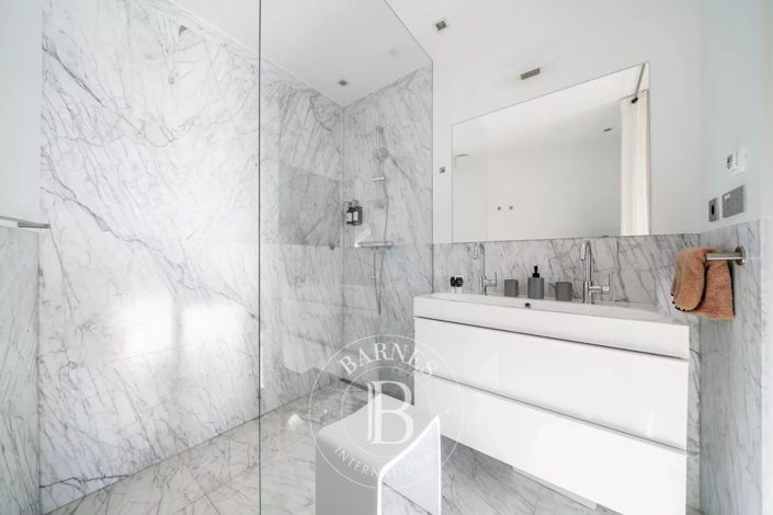 Image No.17-3 Bed House for sale