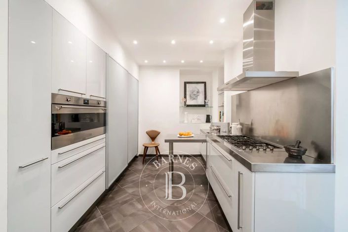 Image No.8-3 Bed House for sale