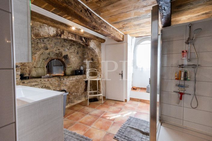 Image No.18-3 Bed House for sale