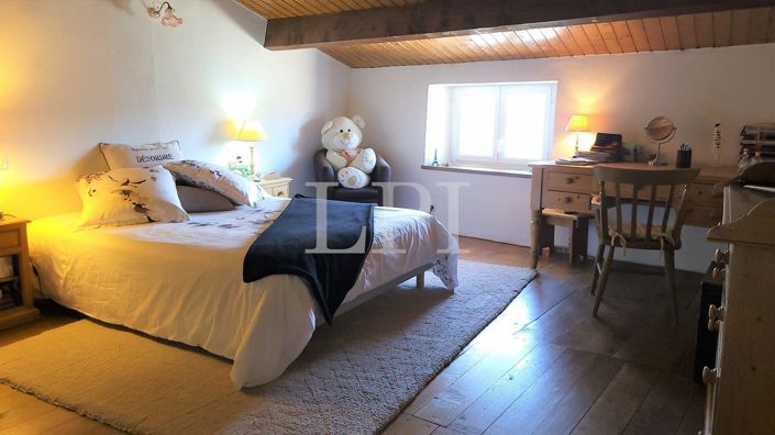 Image No.19-3 Bed House for sale