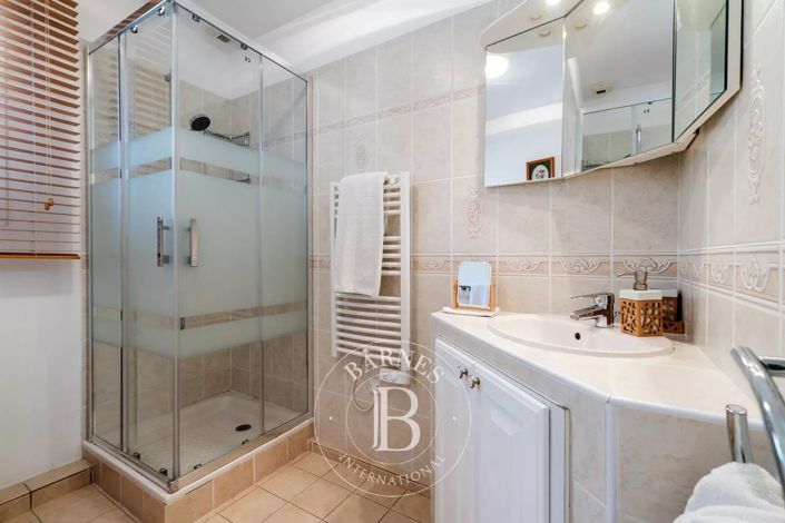 Image No.15-4 Bed House for sale