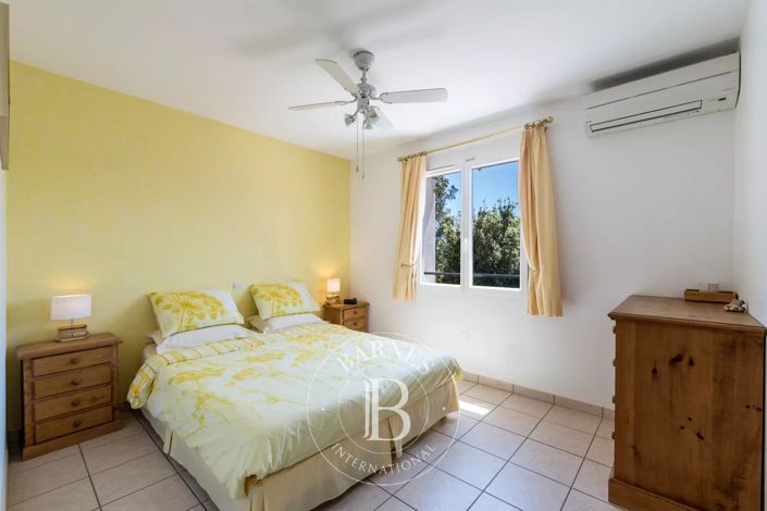 Image No.19-4 Bed House for sale