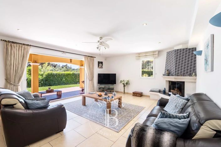 Image No.5-4 Bed House for sale