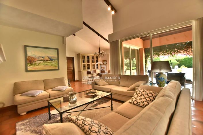 Image No.5-5 Bed House for sale