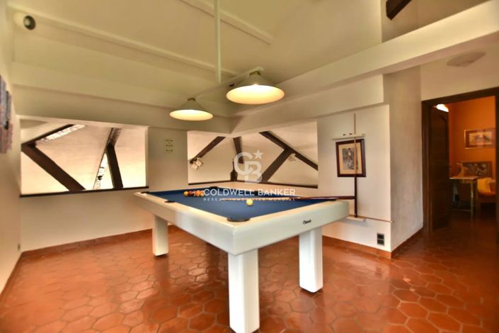 Image No.7-5 Bed House for sale