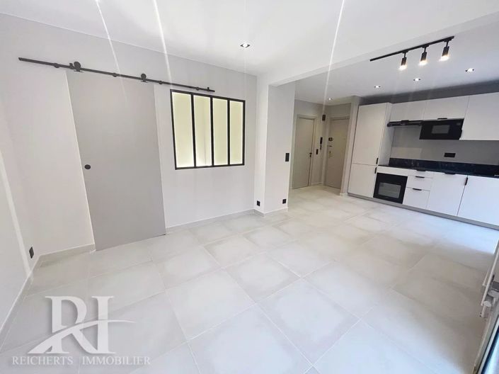 Image No.10-1 Bed Apartment for sale