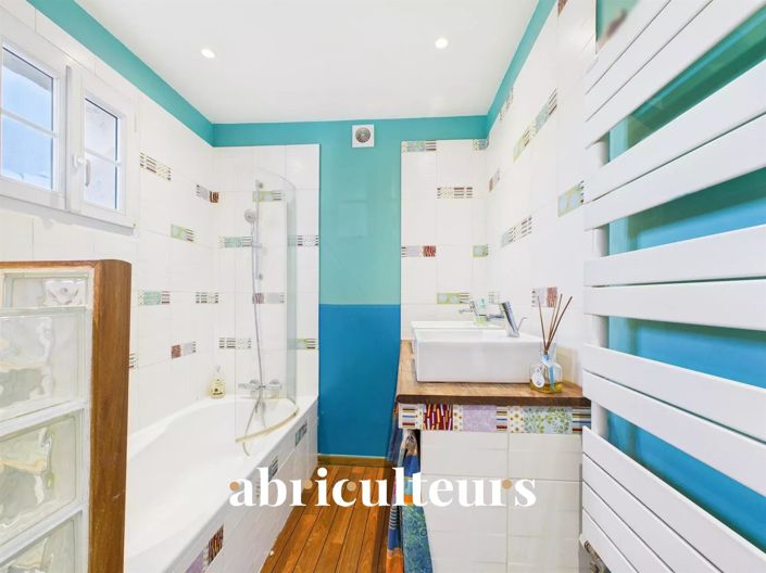 Image No.13-3 Bed House for sale