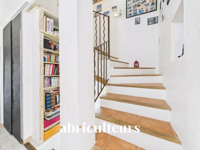 Image No.19-3 Bed House for sale