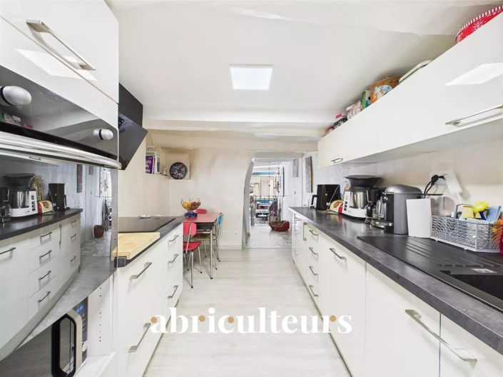 Image No.9-3 Bed House for sale