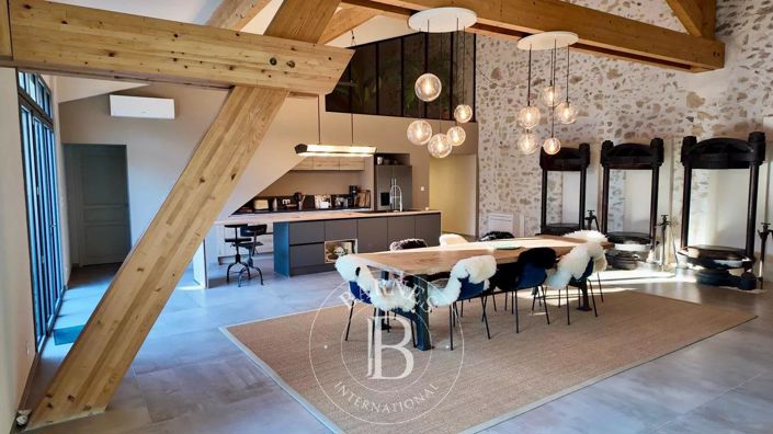 Image No.2-8 Bed House for sale