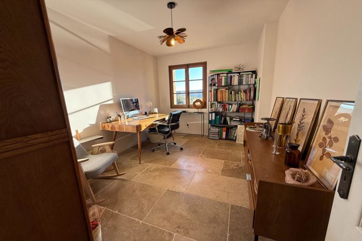 Image No.11-4 Bed House for sale