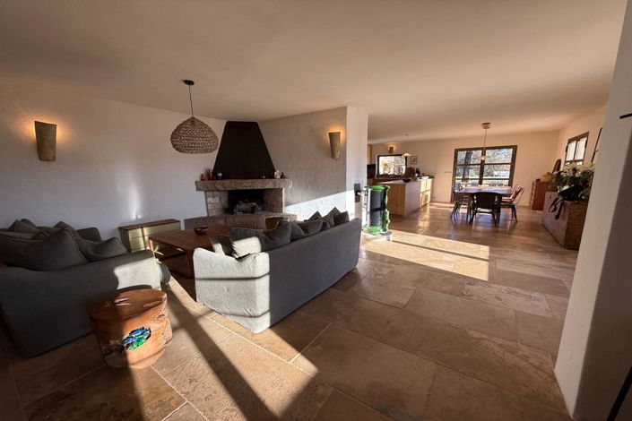 Image No.18-4 Bed House for sale