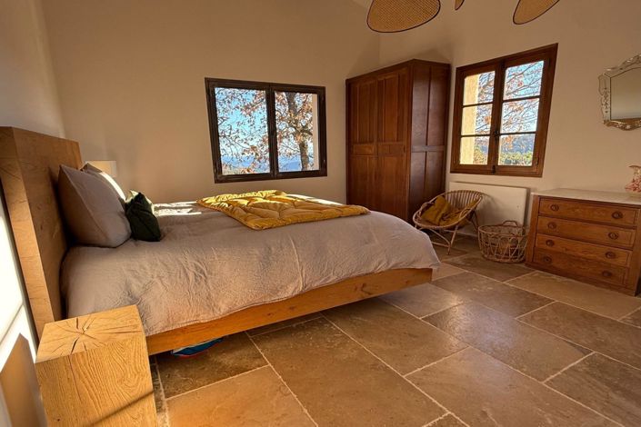 Image No.19-4 Bed House for sale