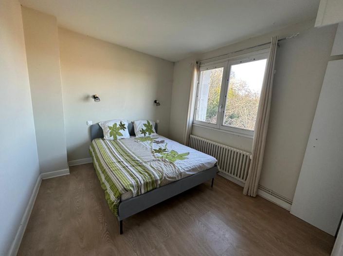 Image No.10-3 Bed House for sale